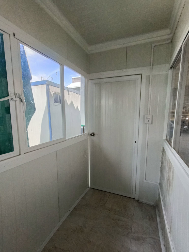 Caseta de vigilancia 1.22 x 2.44 m